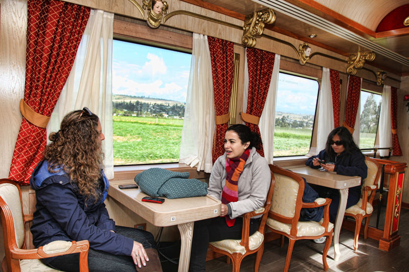 Disfruta de la segunda parte de Ecuador en el tren que recorre sus paisajes