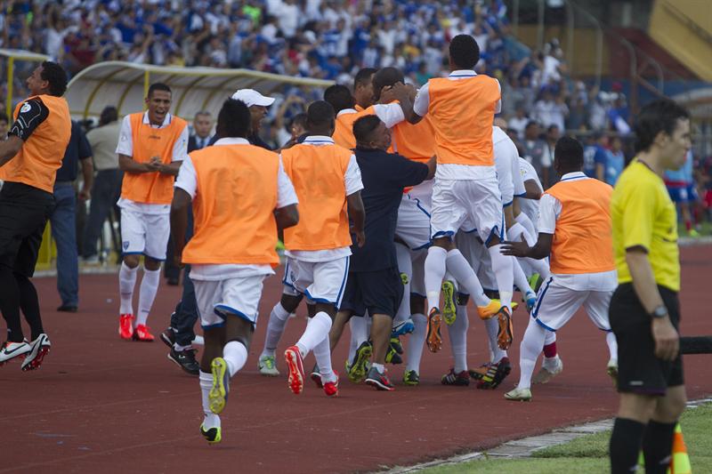 Honduras busca el pasaje directo y el &#039;Profe&#039; Suárez su &#039;graduación&#039; como entrenador