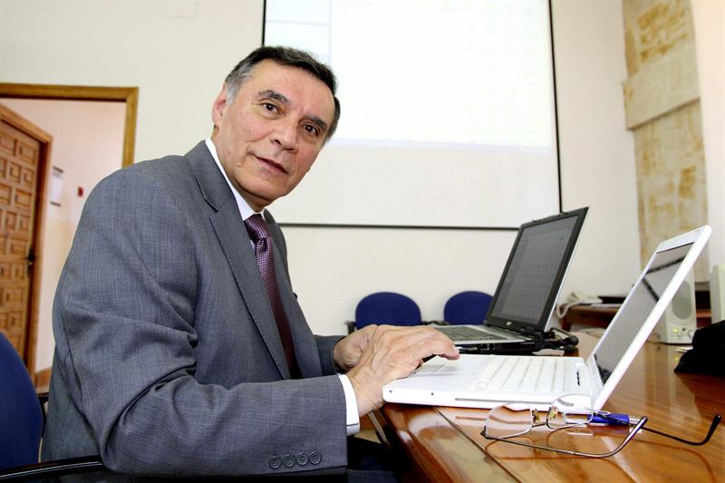 Condenan a 12 años de prisión al expresidente Jamil Mahuad