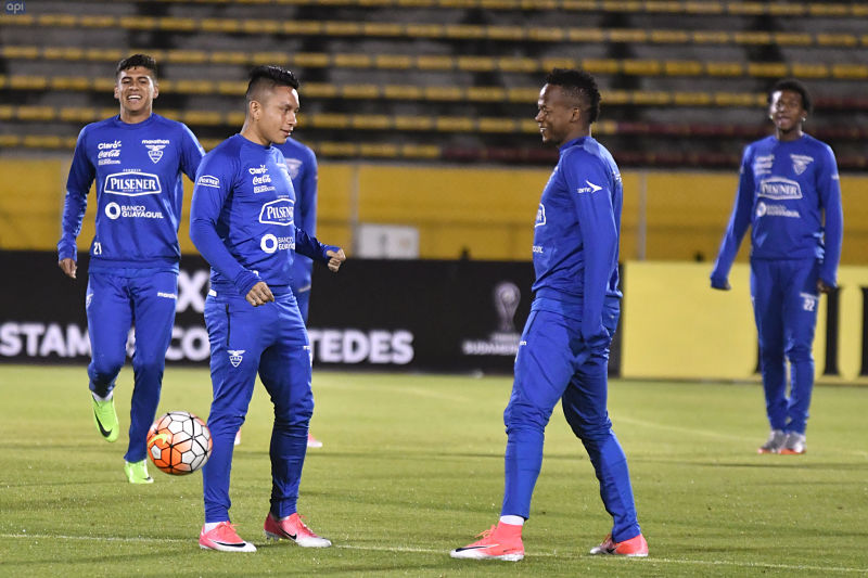 Ecuador pierde cuatro jugadores antes de amistosos