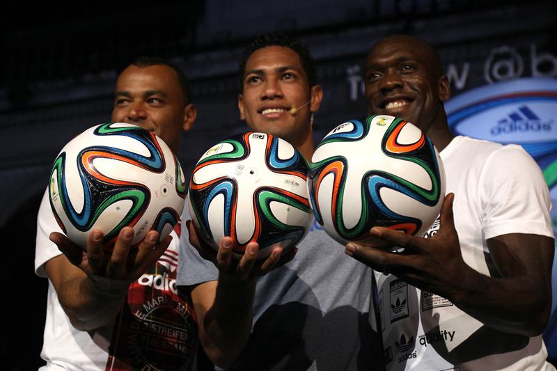 Presentan en Río el Brazuca, el balón del Mundial Brasil 2014
