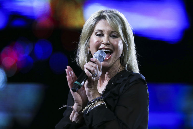 Olivia Newton-John es diagnosticada con cáncer