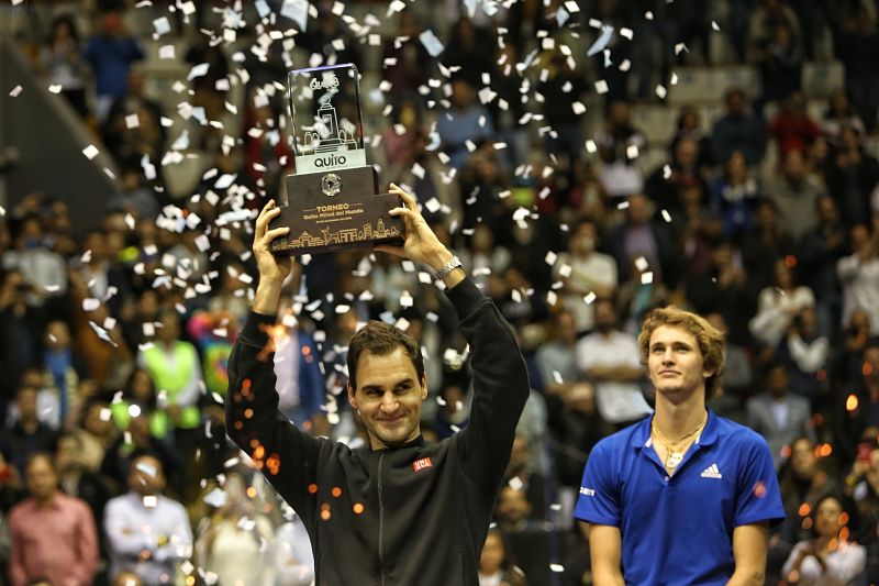 Roger Federer vence a Alexander Zverev en Quito