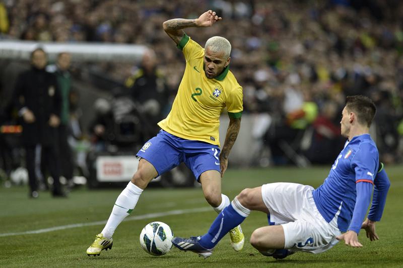 Brasil e Italia empatan 2-2 en un vibrante amistoso