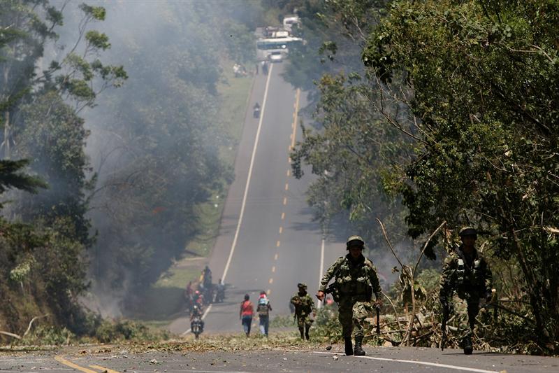 Dos muertos y 175 detenidos deja huelga en Colombia