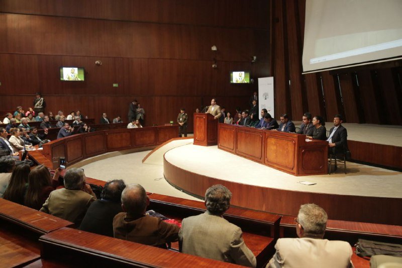 Firman convenio para pago a maestros jubilados