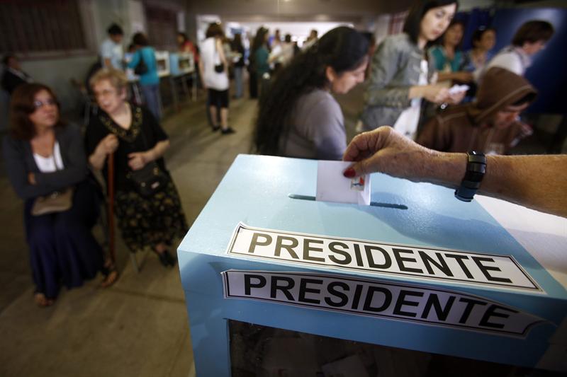 Cierran los centros de votación de las elecciones generales en Chile