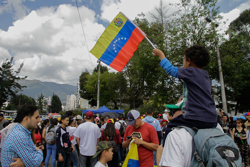 Corte Constitucional suspende exigencia de pasaporte a migrantes venezolanos