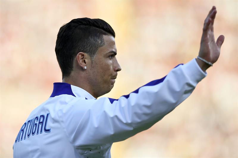 Ronaldo tiene una tendinitis en la rodilla, admite la Federación portuguesa