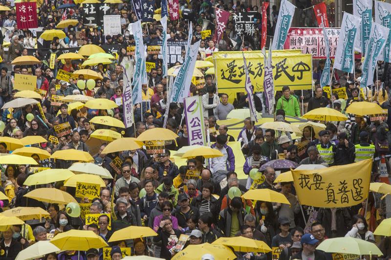 Miles de manifestantes salen otra vez a las calles de Hong Kong