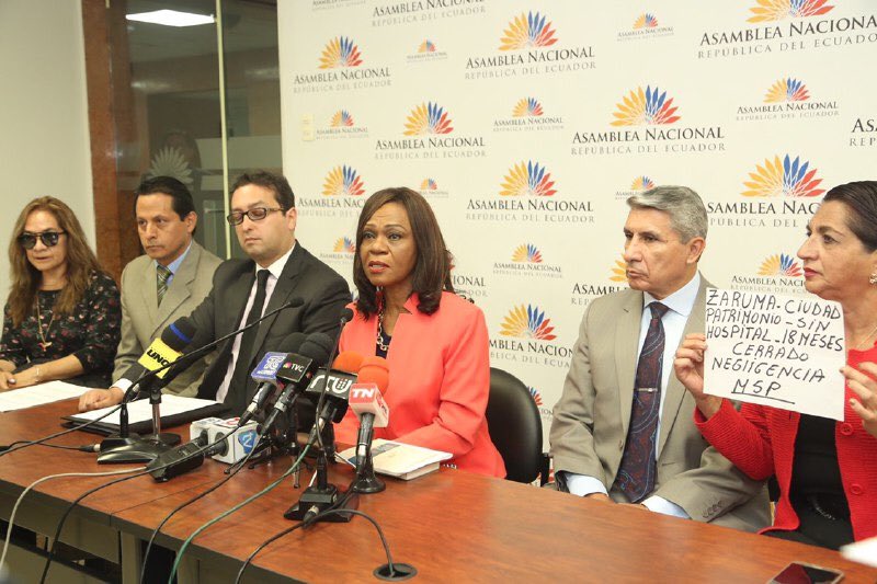 Mae Montaño promueve juicio a ministra de Salud