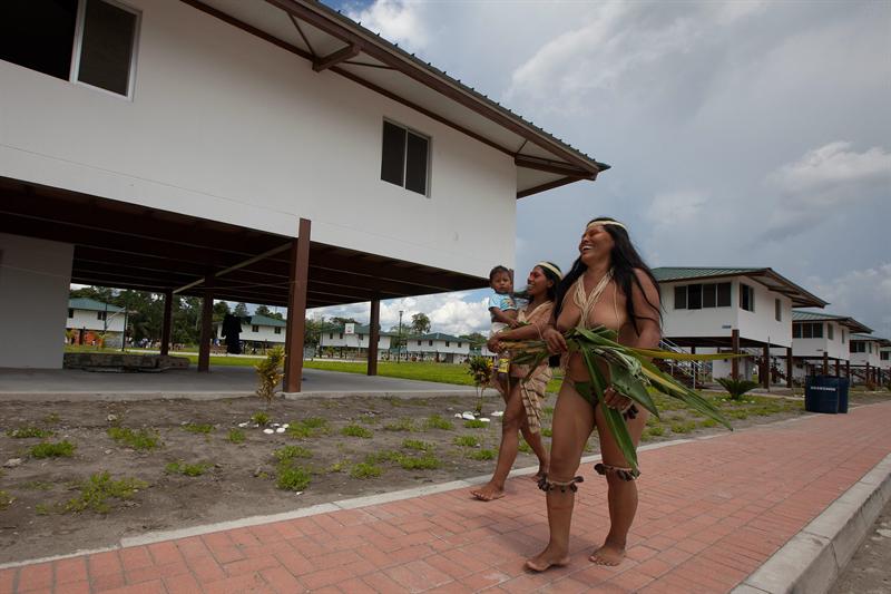 Rafael Correa inaugura una moderna comunidad en la Amazonía con fondos petroleros
