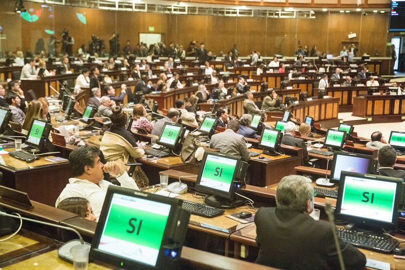 Asamblea elige a sus 9 postulantes para Corte Constitucional