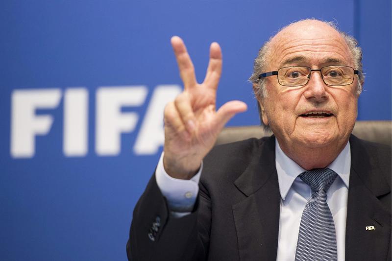 Blatter anuncia una consulta sobre las fechas del Mundial de Qatar 2022