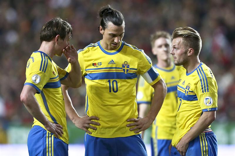 Ronaldo le gana el duelo a Ibrahimovic y acerca a Portugal al Mundial