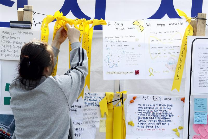 Número de muertes en ferri surcoreano hundido sube a 242