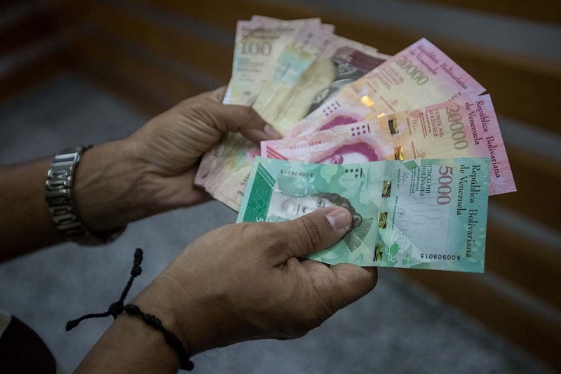 Salario mensual en Venezuela se eleva a casi $8