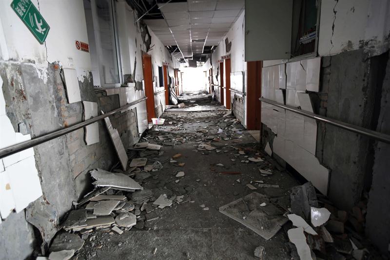 Ascienden a 186 los fallecidos y a 11.000 los heridos en el sismo de China