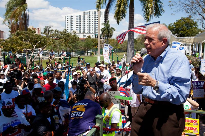 Miles de latinos se preparan en Washington para la gran marcha hispana