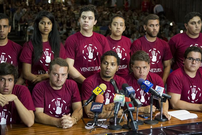 Venezuela aguarda por reunión de diálogo y nueva ofensiva económica de Maduro