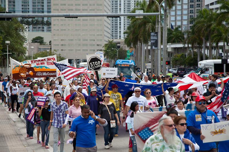 Miles de latinos se preparan en Washington para la gran marcha hispana