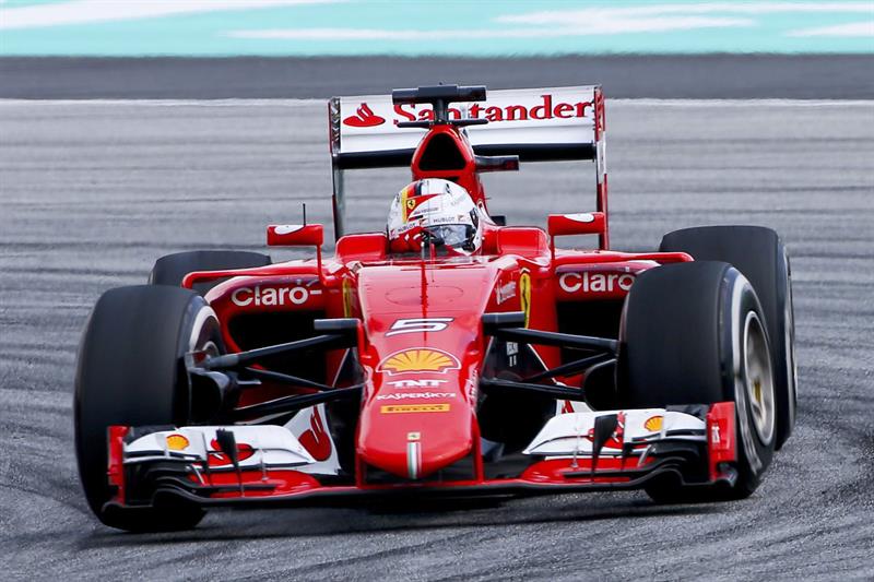 Ganar con Ferrari, un &quot;sueño de niño&quot; para Vettel