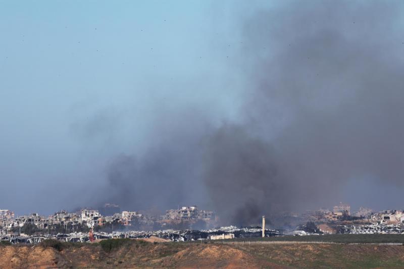 Decenas de muertos y heridos en una noche de intensos bombardeos en toda la Franja de Gaza
