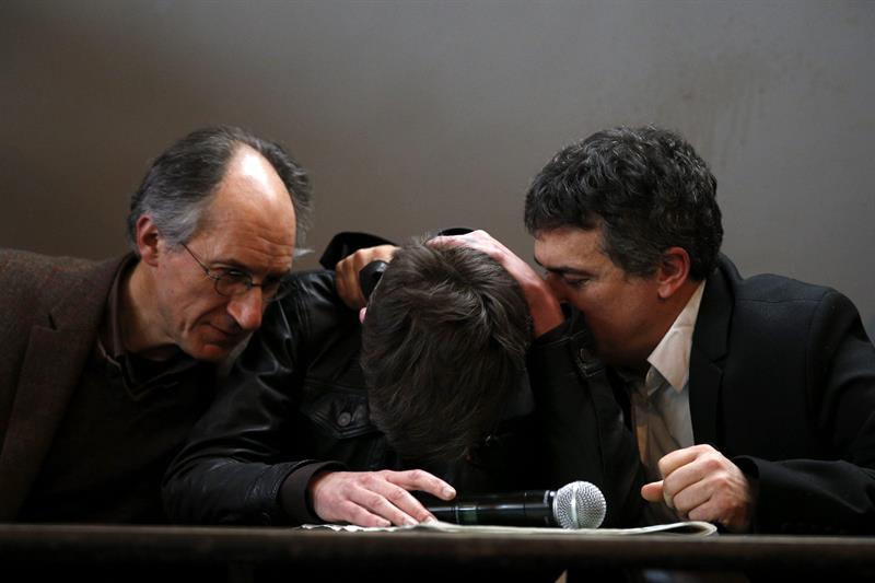 Charlie Hebdo explica que el Mahoma de su portada es "ante todo un hombre que llora"