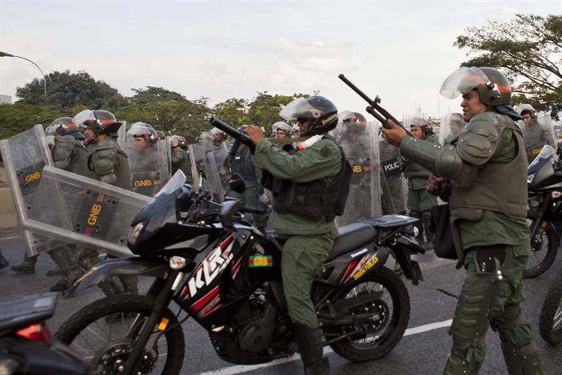 Capriles convoca a un cacerolazo en rechazo a resultados electorales