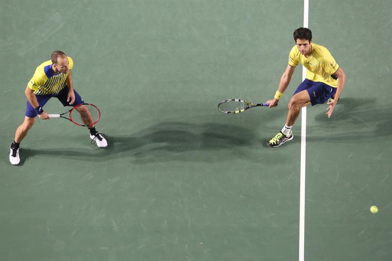 Brasil vence en duplas y se pone en ventaja frente a Ecuador en la Davis