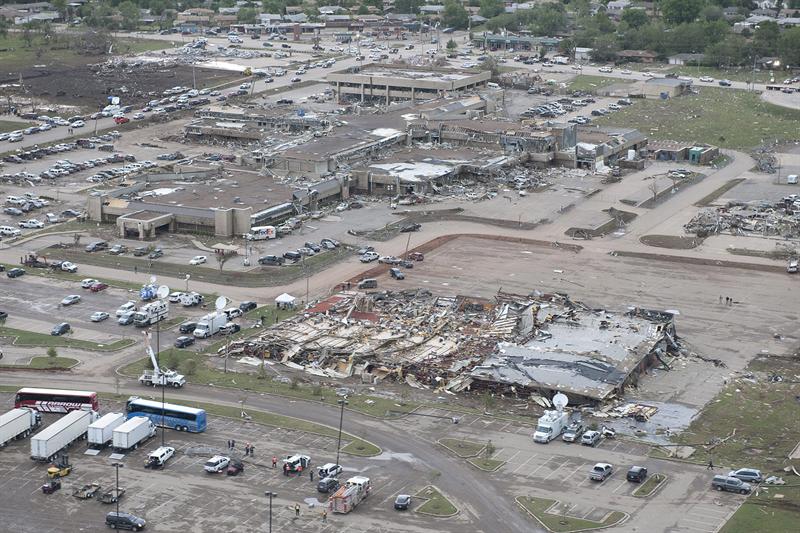 Tornado de Oklahoma arrasó todo lo que estaba a su paso