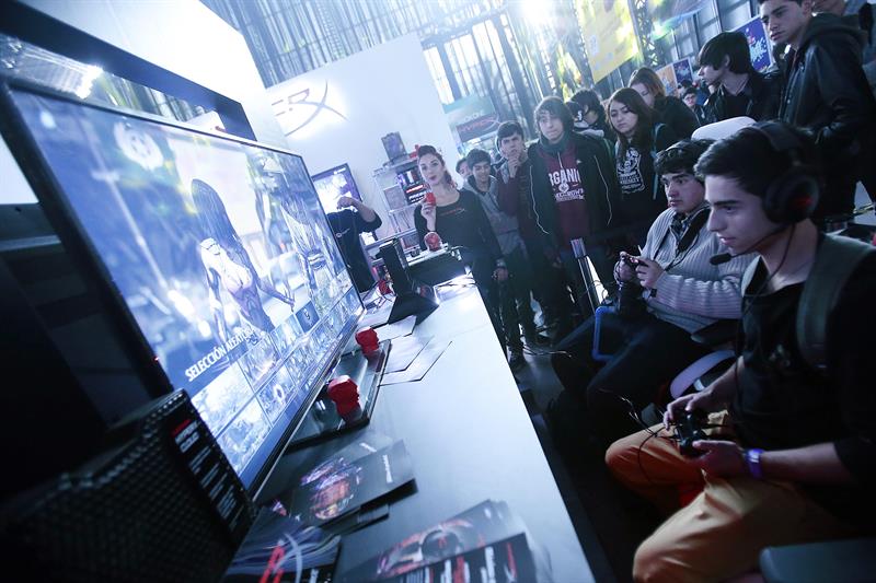 Videojuegos inéditos y cosplayers protagonizan cuarta edición Festigame Chile