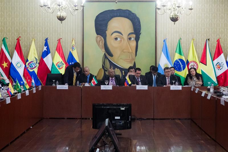 Unasur se reúne con Gobierno y oposición en Venezuela