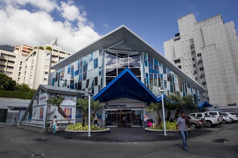 Maduro ordena tomar acciones contra otra cadena de tiendas y detener a dueños