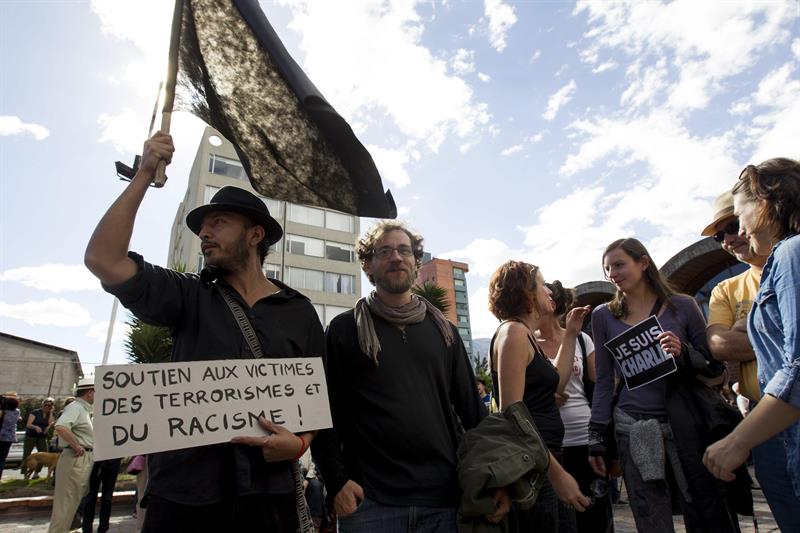 Quito también protestó en contra de atentados en París