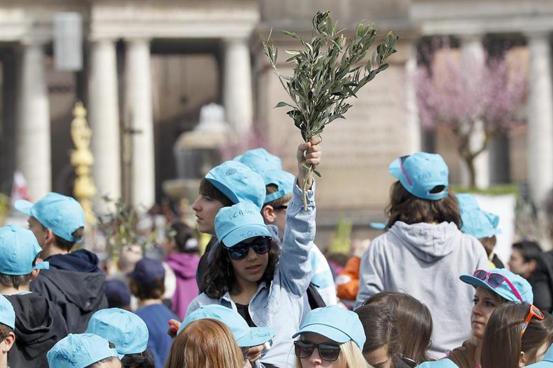 Francisco abre los ritos de su primera Semana Santa como papa