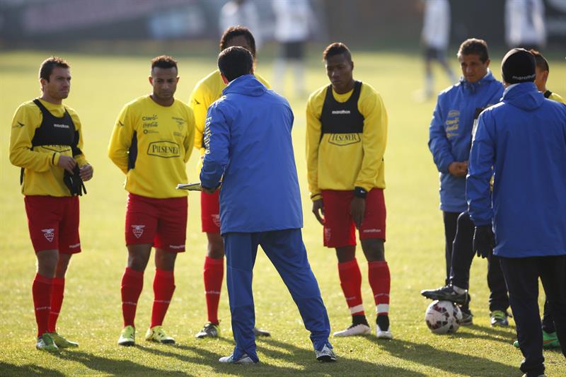 Ecuador prepara con juveniles de Colo Colo su próximo partido ante Bolivia