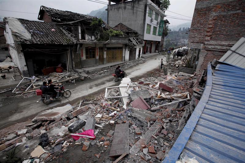 China acepta ayuda de Rusia y rechaza la de Japón tras terremoto