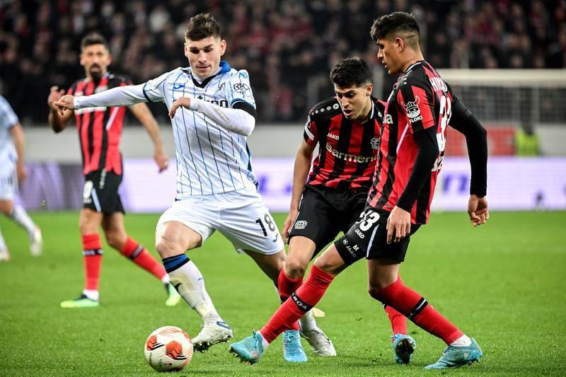 Buen desempeño de Hincapié antes de jugar con la selección