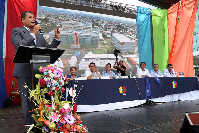 Autoridades inauguran área externa del hospital de Guayaquil