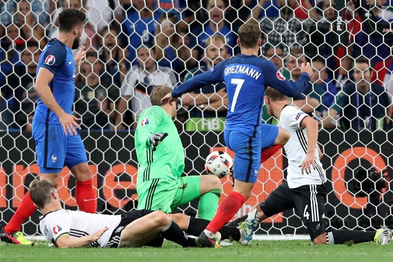 Griezmann con un doblete pone a Francia en la final de la Eurocopa