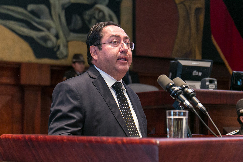 Asamblea niega censura de exministro Carlos de la Torre
