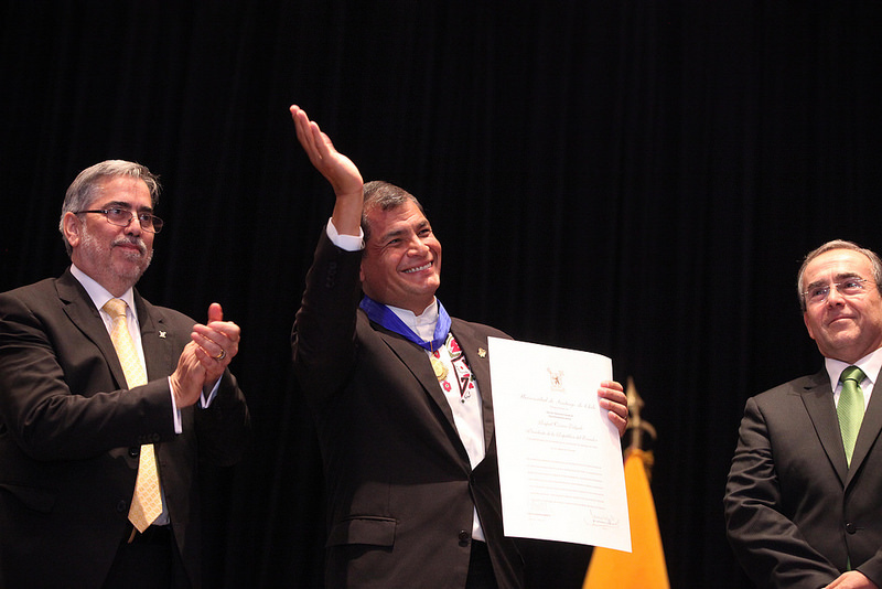 Correa presenta en Chile los logros en educación de su Gobierno