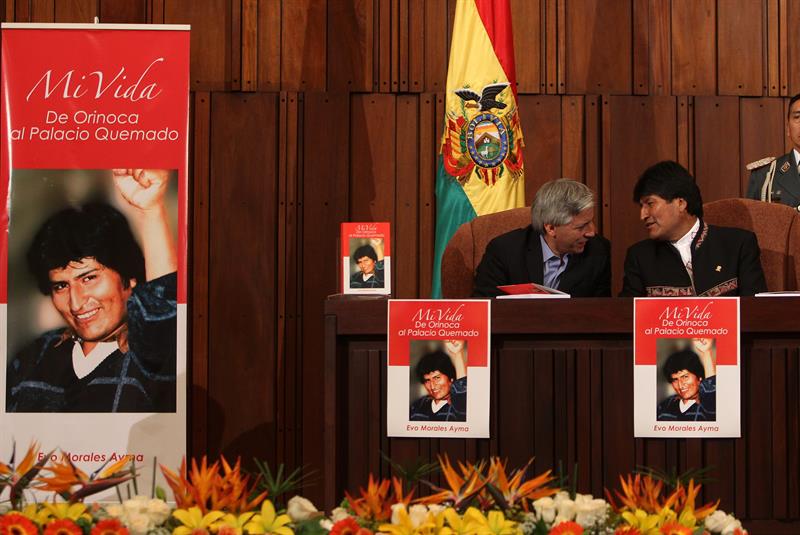 Evo Morales presenta su libro: "Mi vida, de Orinoca al Palacio Quemado"