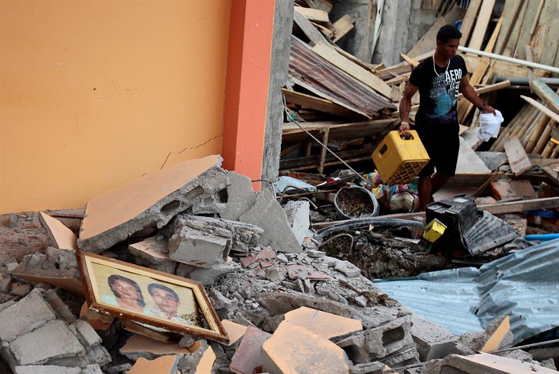 Un ciudadano estadounidense murió en el terremoto en Ecuador