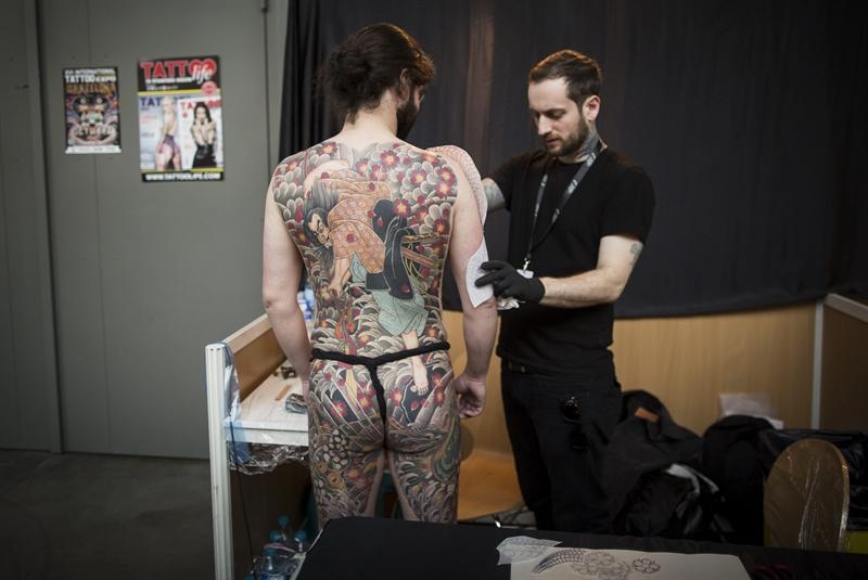 El tatuaje se instala en París