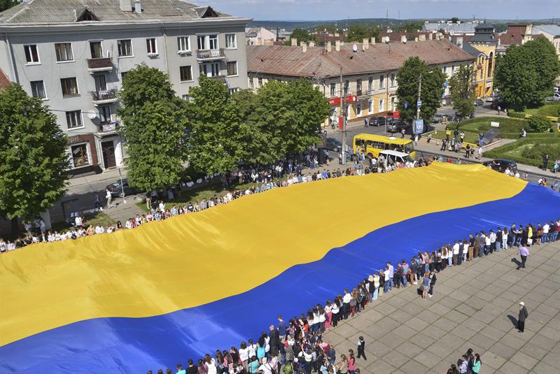 Ucrania celebra elecciones presidenciales inmersa en un conflicto armado