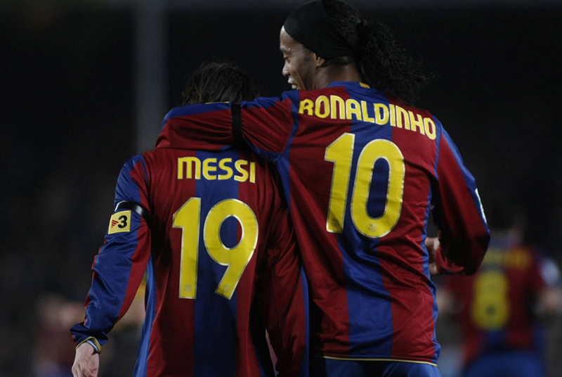 &quot;Lo van a extrañar, es el mejor del mundo&quot; dijo Ronaldinho sobre Messi