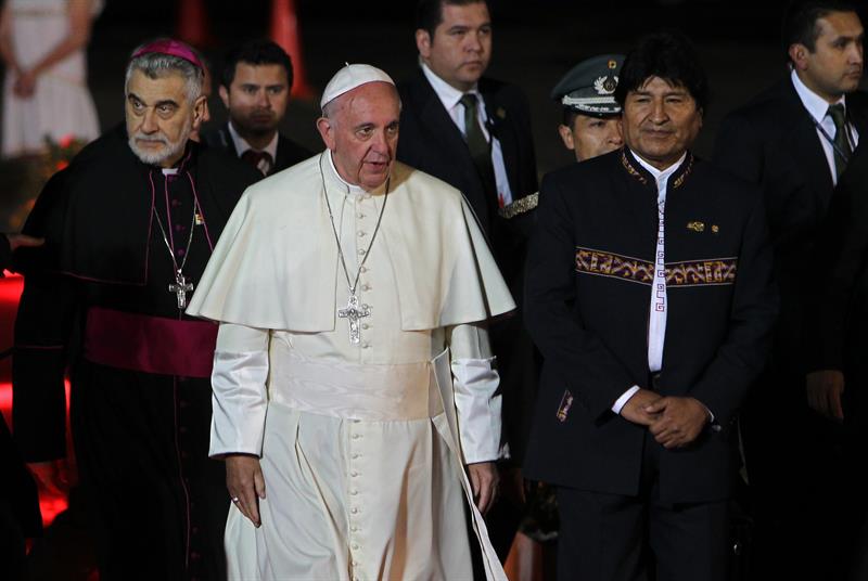 Chile insta a papa a que &quot;convenza a Bolivia de cesar agresividad&quot;