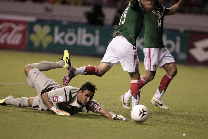 Famoso comentarista deportivo mexicano carga en contra de su selección